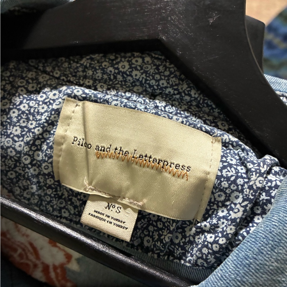 Anthropologie Jean Jacket with Floral Embroidery, Size Small - Picture 4 of 4